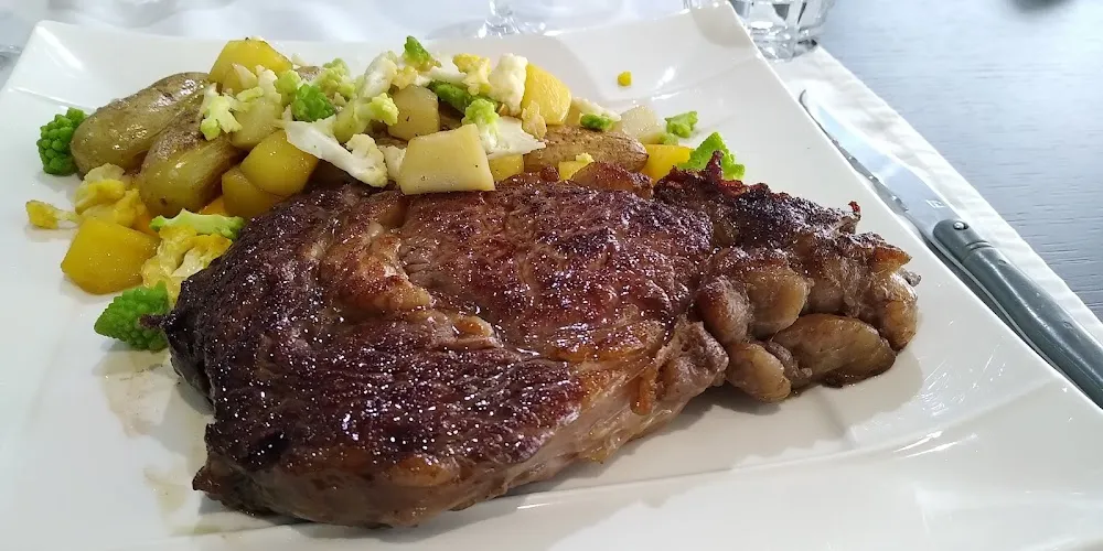 Entrecôte Simentale Tendre Et Goûteuse À Souhait